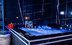 Romance Room & Love - Jacuzzi - Parking - Menton
